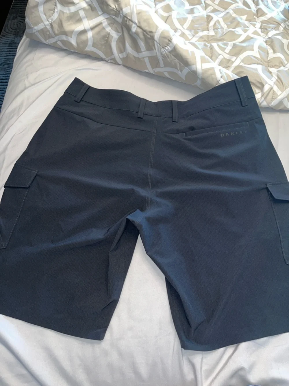 Oakley Men's Dark Navy Cargo Pants with Side Pockets